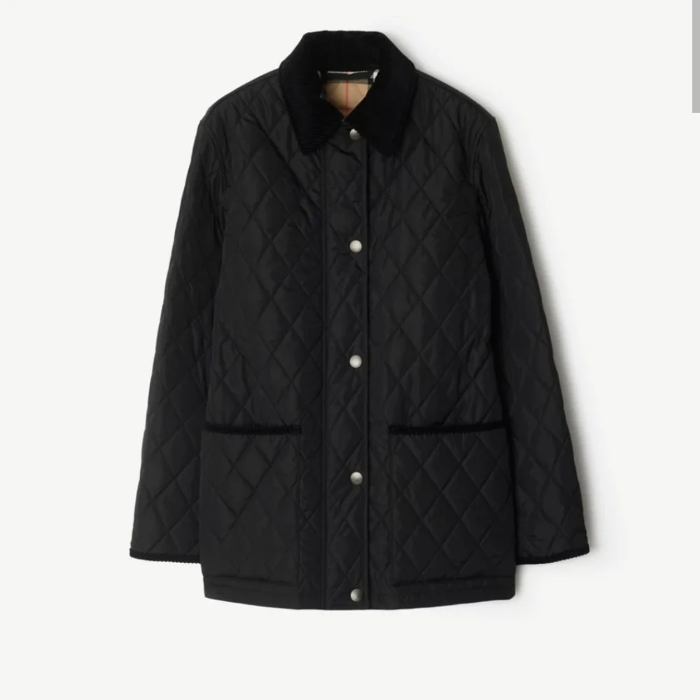 Burberry Quilted Nylon Barn Jacket In Black/Sand, Burberry Check Lining, EUC, L - Picture 4 of 16